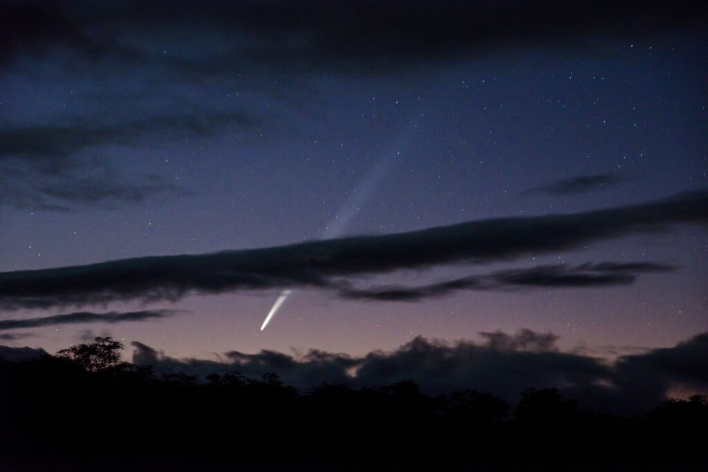 Comet Tsuchinshan over Maui Hawaii on September 29, 2024. Shot with a Nikon D800, 100mm, f/5.3, 8.9 sec, ISO 6400